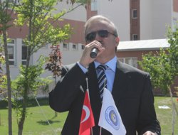 "Gençler yarınlara güvenle bakmalı"