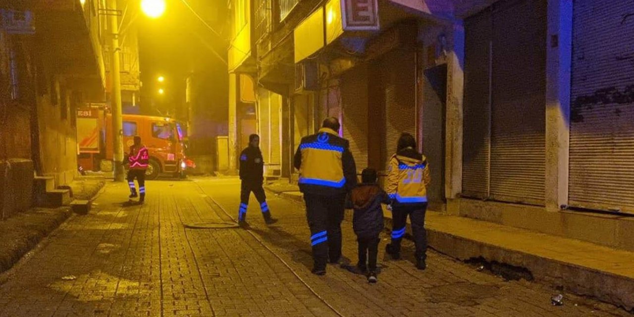 Diyarbakır'da şarj edilen telefon yangına yol açtı: Anne ve 4 çocuk yaralandı