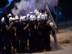 İzmir`de 3 Polise `Gezi` Soruşturması