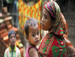 BM: Arakan`da 140 Bin İnsan Yerinden Edildi