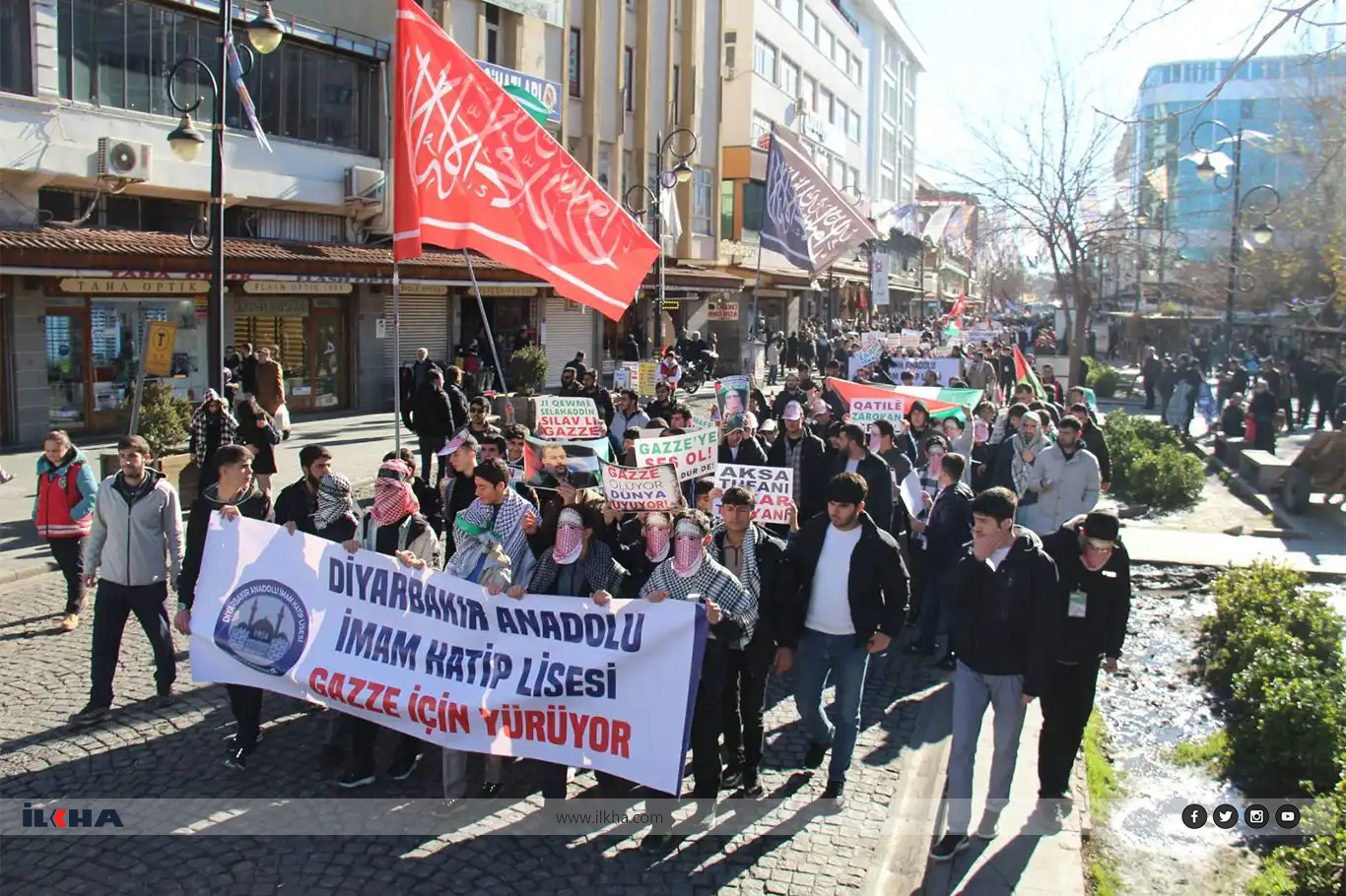 Ebu Ubeyde'nin maskesini takan İmam hatipliler Gazze için yürüdü