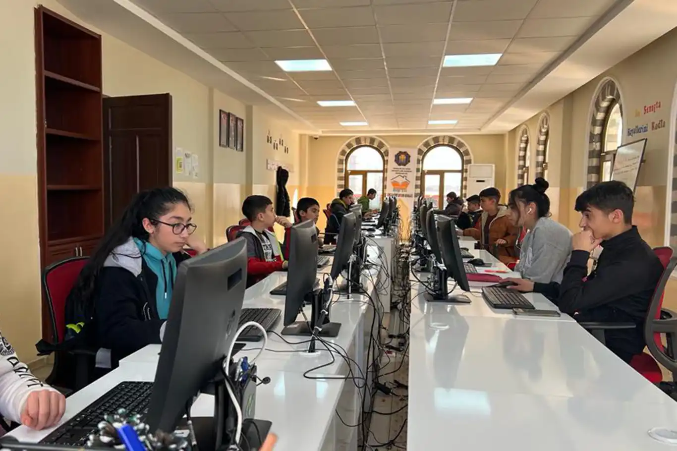 85 bin genç ve çocuğa eğitim-spor desteği verildi