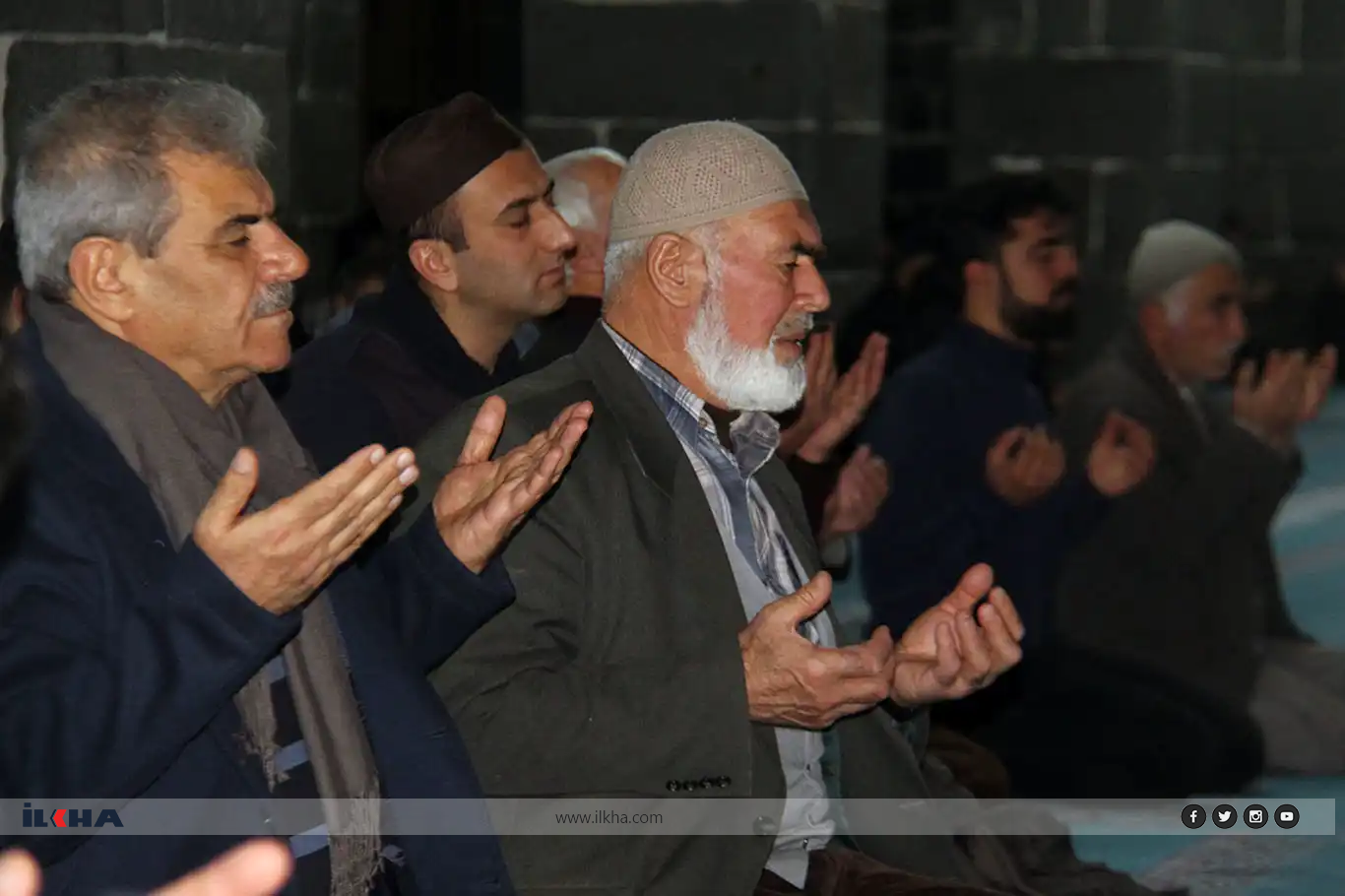 Dîyarbekirîyan di Şeva Regaîbê de ji bo Xezzeyê destê xwe vekirin