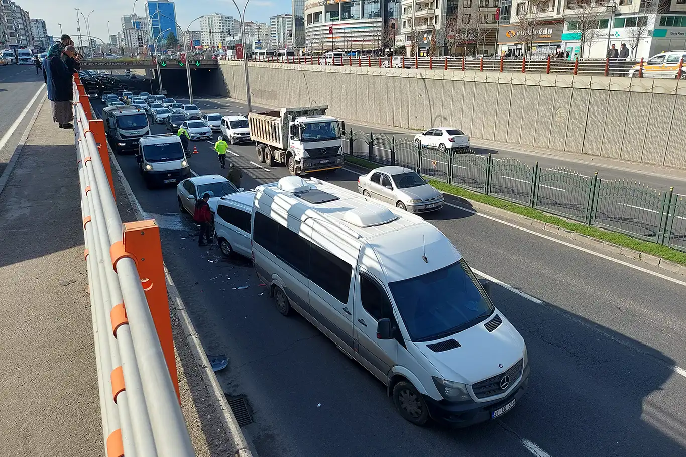 Li Dîyarbekirê qezaya bi zîncîrî