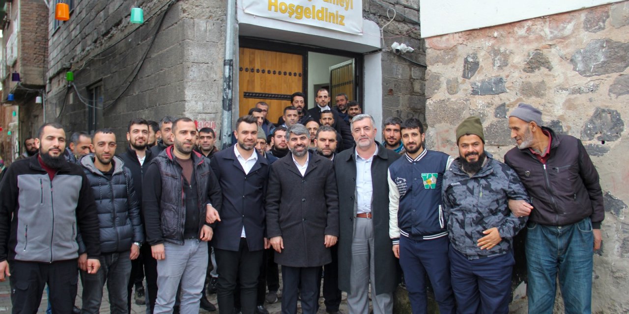 HÜDA PAR Diyarbakır Büyükşehir Belediye Başkan Adayı Dinç: “Şeffaf ve eşit belediyecilik hizmeti sunacağız”