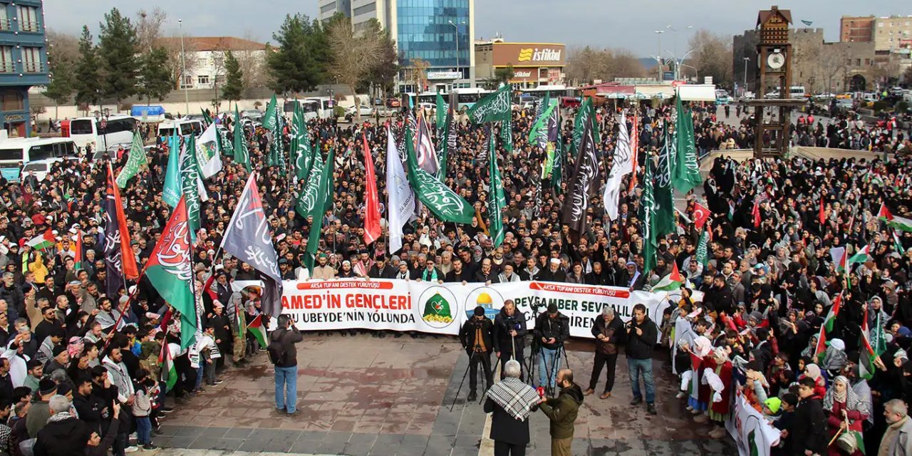Peygamber Sevdalılarının düzenlediği Büyük Filistin Yürüyüşü etkinliği yoğun katılımla gerçekleşti