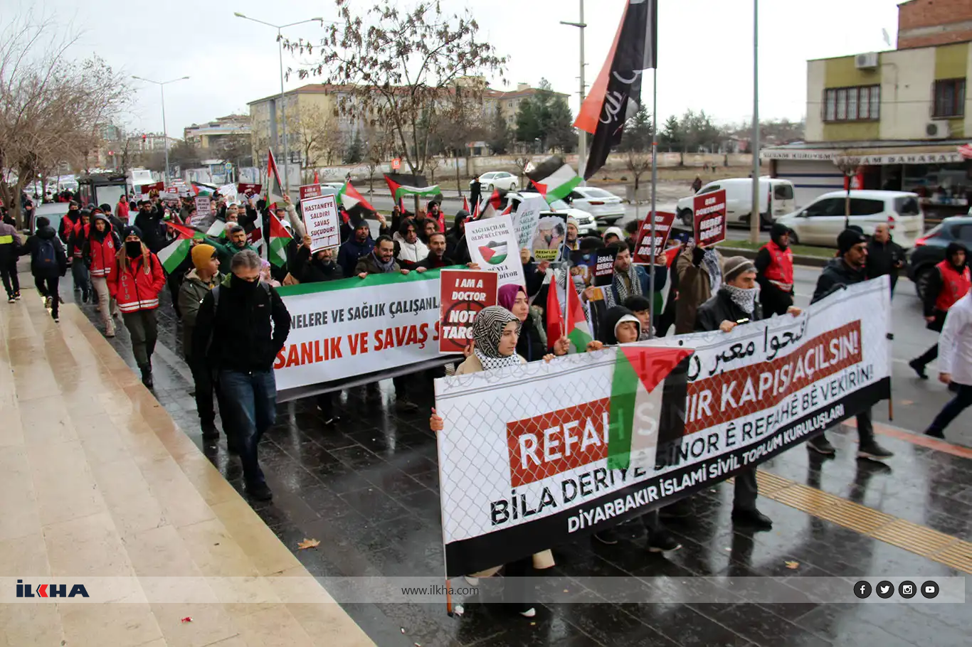 Diyarbakır'da hekimlerin sessiz yürüyüşü 11'inci haftasında