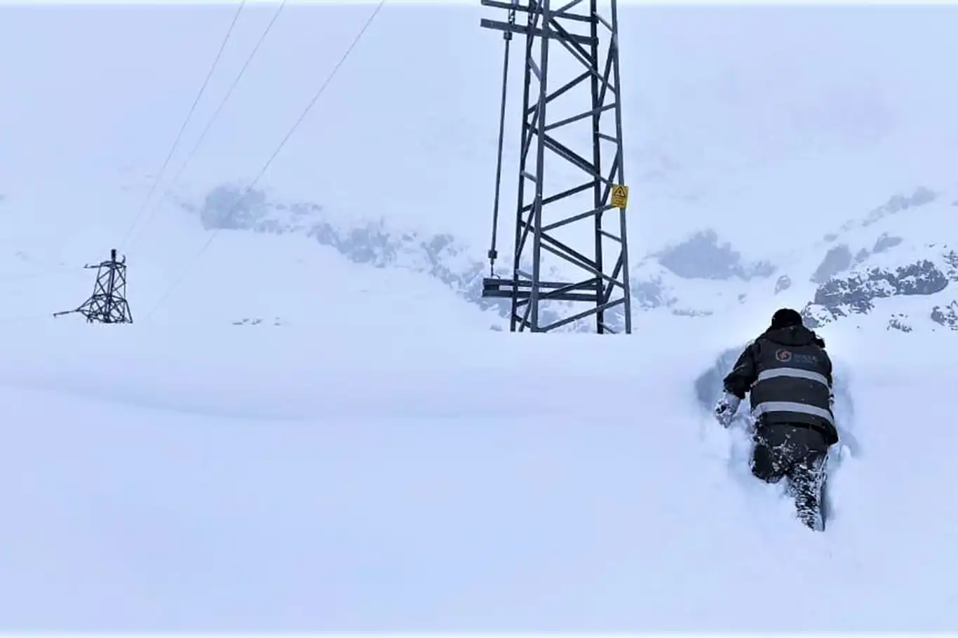Dicle Elektrik olumsuz hava koşullarına karşı acil müdahale ekibi oluşturdu