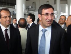 Bakan Yılmaz Bingöl Havaalanı'nda