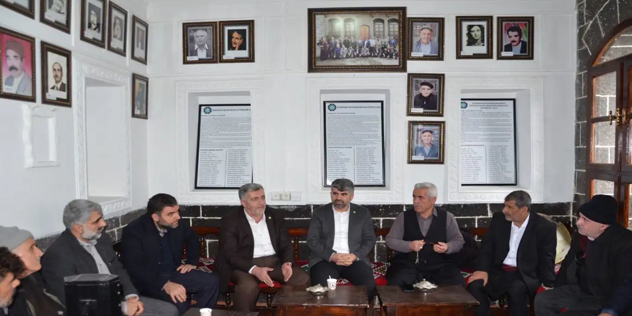 HÜDA PAR DBB Başkan Adayı Dinç, dengbêjleri ziyaret etti