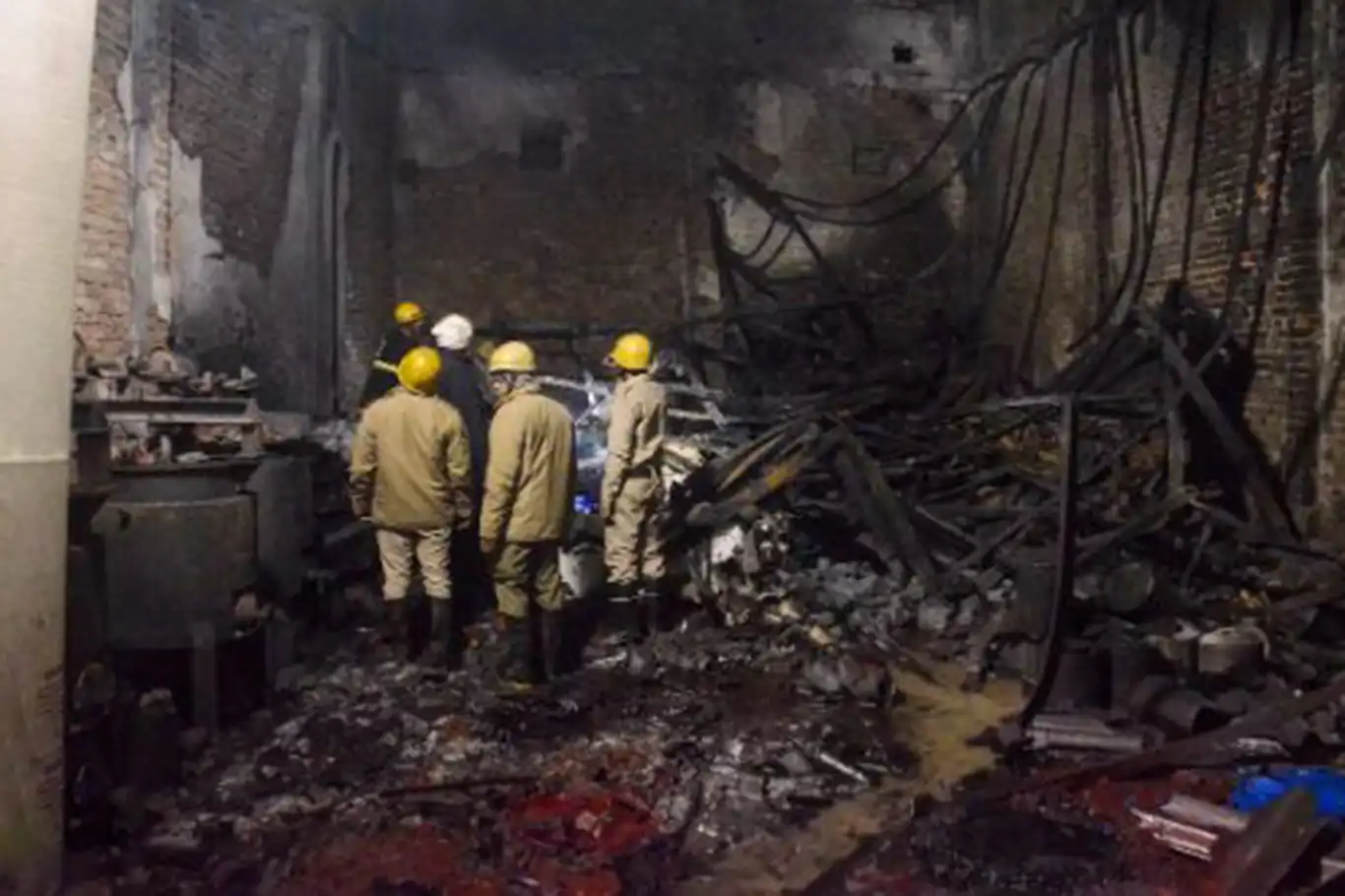 Li Hîndistanê di febrîqeya boyaxê de şewat derket: 11 mirî