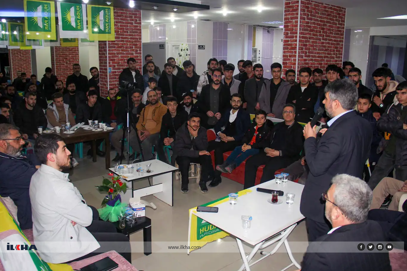 HÜDA PAR DBB Başkan Adayı Faruk Dinç, gençlerle bir araya geldi