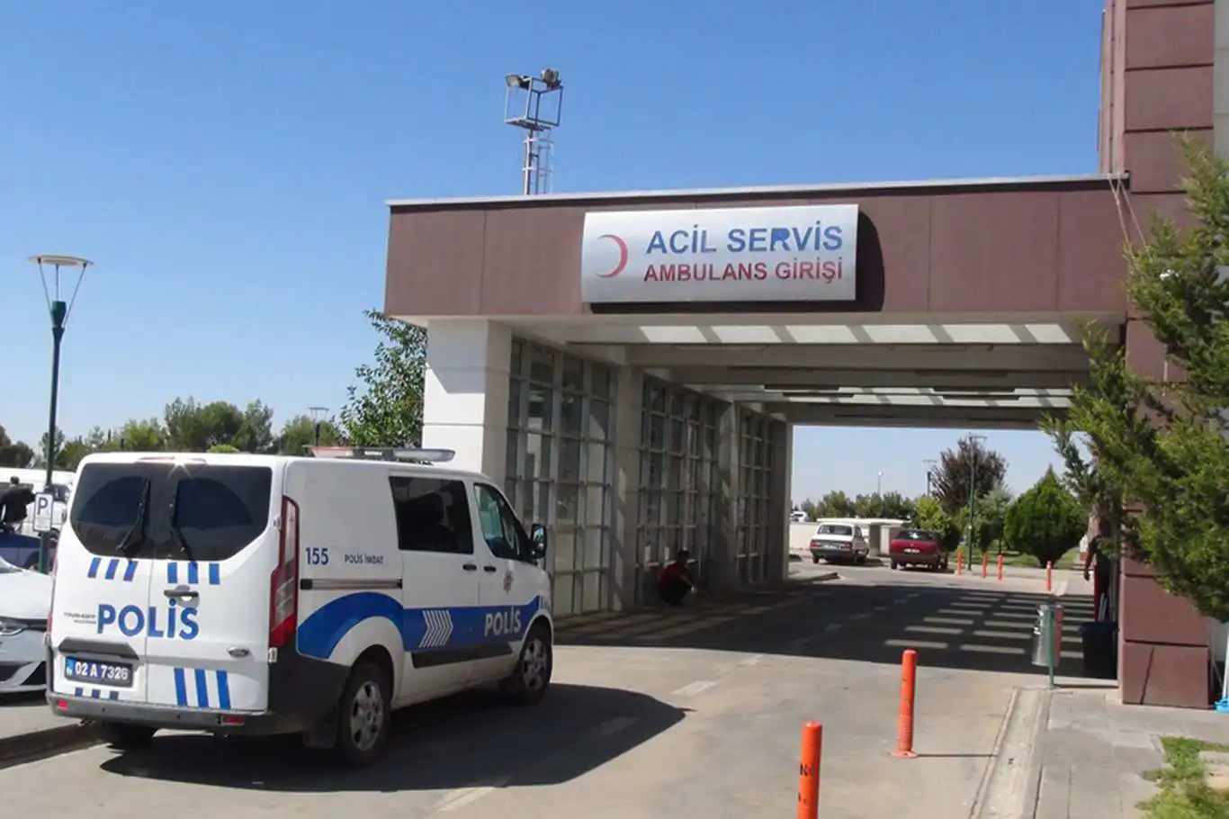 Li Semsûrê mînîbus û otomobîl li hev ketin: 10 birîndar