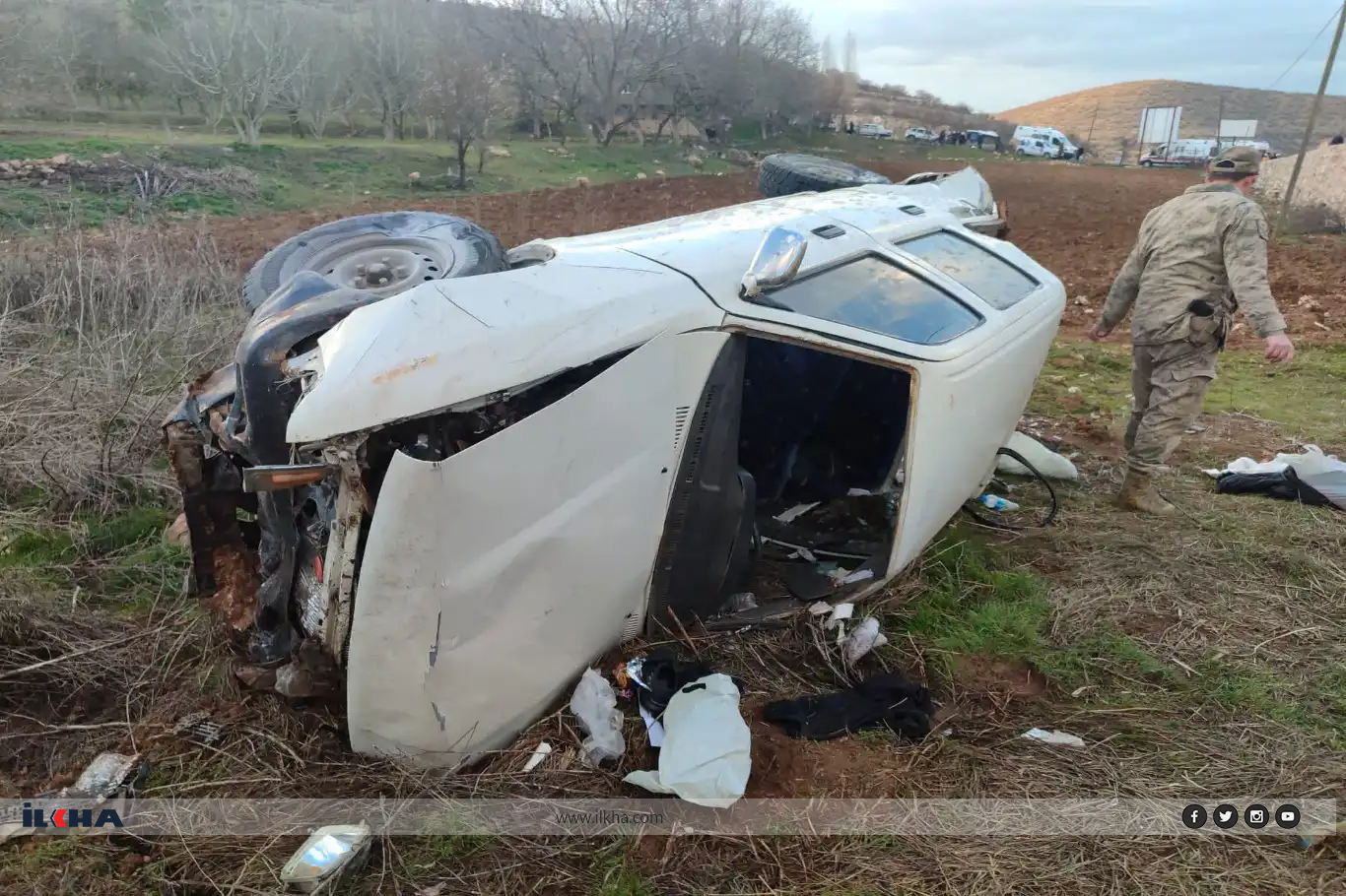 Mardin’de otomobil şarampole yuvarlandı: 4 yaralı