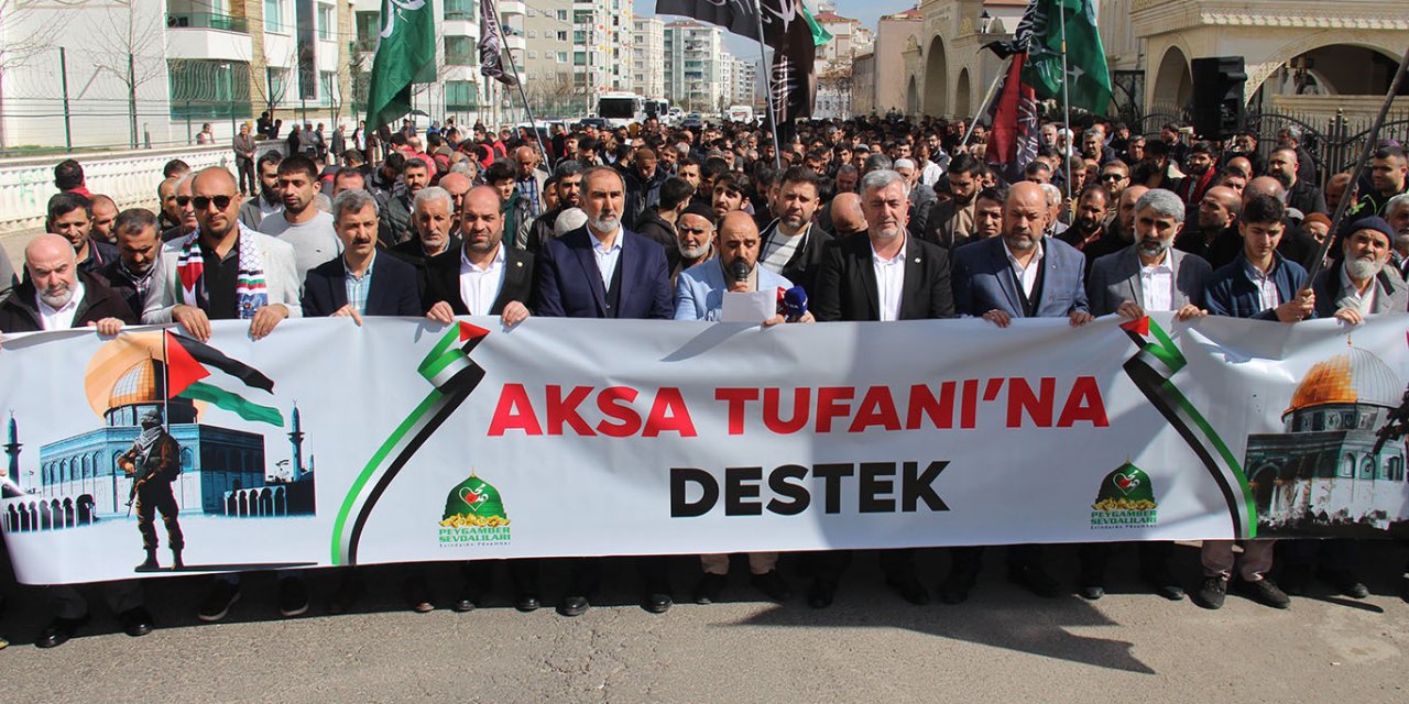 Peygamber Sevdalıları: siyonistlere gıda ve malzeme göndererek ellerinizi mazlumların kanlarına bulaştırmaktan vazgeçin