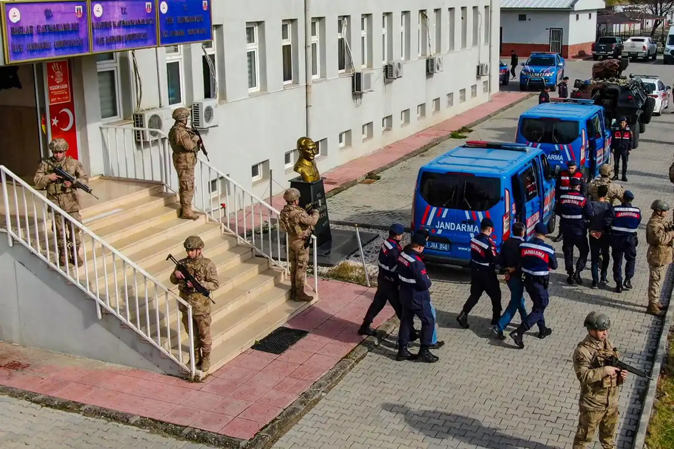 Diyarbakır'da DEAŞ Operasyonu: 3 gözaltı