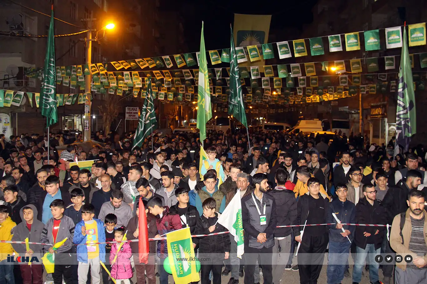 HÜDA PAR Bağlar seçim lokali büyük bir coşkuyla açıldı