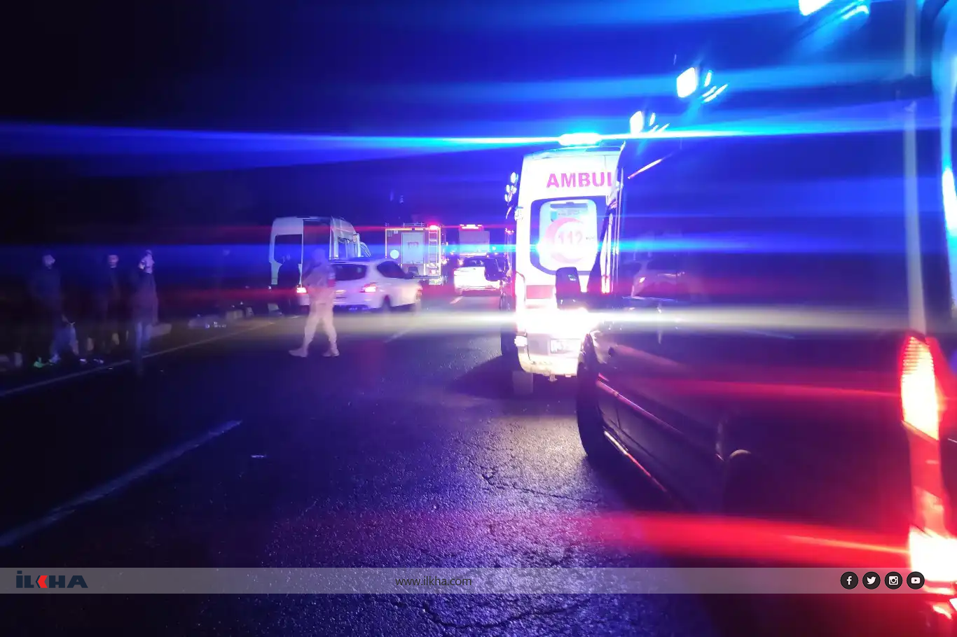 Mardin-Diyarbakır yolunda tır ile servis aracı çarpıştı: 7 yaralı