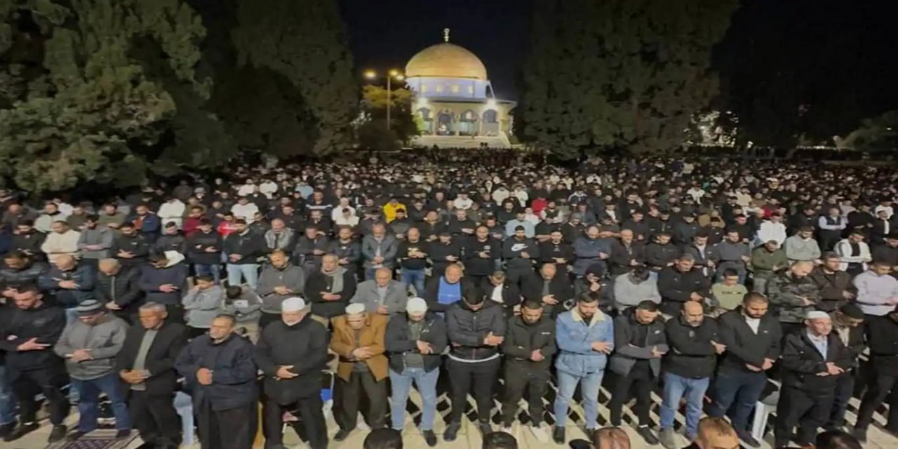 Digel astengkirina îşxalê li Mescîdî Eqsayê 45 hezar Misilman nimêja terawîhê kirin