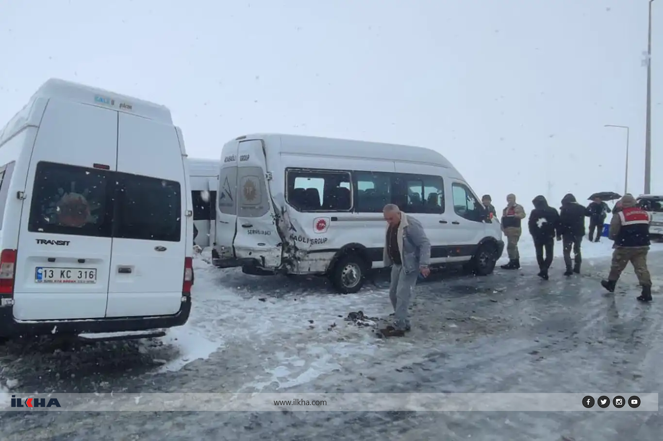 Li Bêdlîsê ji ber berfê qezaya zîncîrî pêk hat