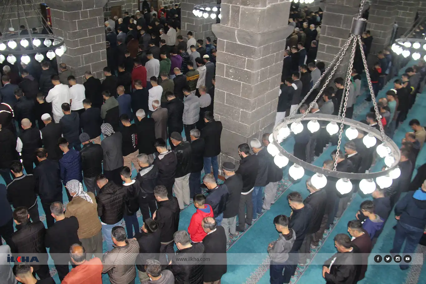 Diyarbakırlılar bayram namazını 5'inci Harem-i Şerif'te eda etti