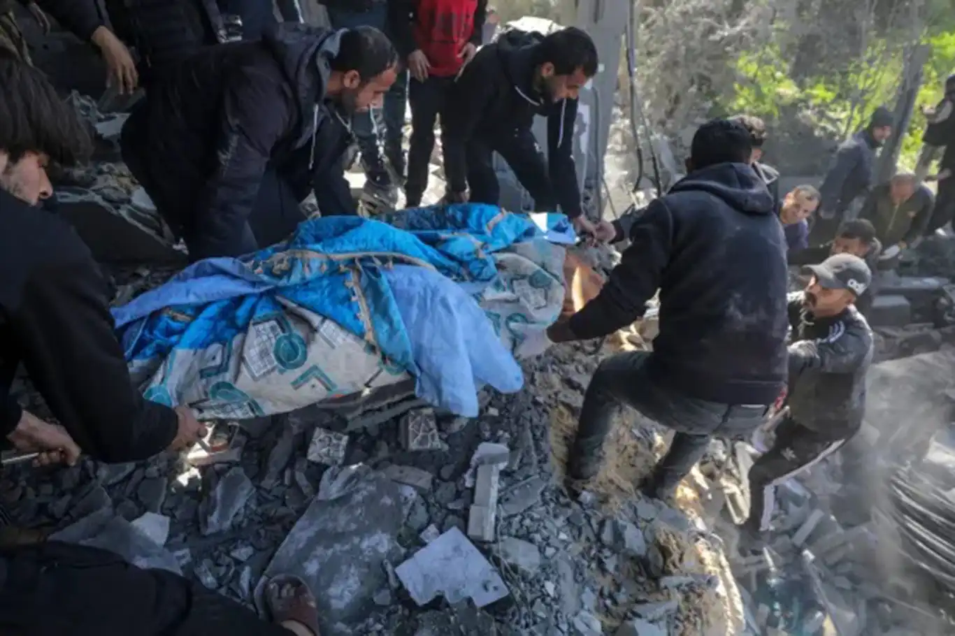 Siyonîstên îşxalker qetlîamên xwe di eydê da jî didomînin