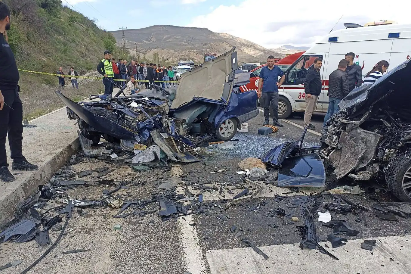 Li Meletîyê 2 otomobîl li hev qelibîn: 3 jê giran 8 birîndar
