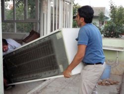 Azim Der mültecilere yardım etmeye devam ediyor