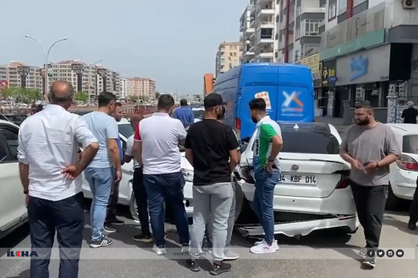 Diyarbakır'da zincirleme trafik kazası: 2 yaralı