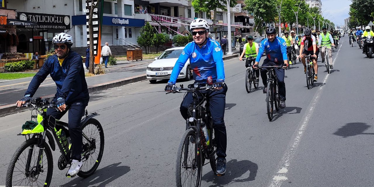 Yeşilay Diyarbakır Şubesi sağlıklı yaşamaya dikkat çekmek için pedal çevrildi