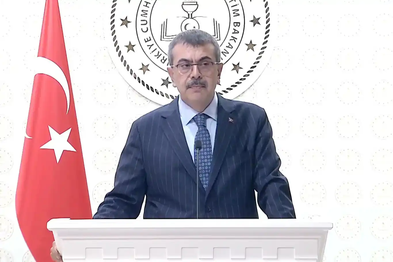 Wê tayinên 20 hezar mamosteyan bên kirin