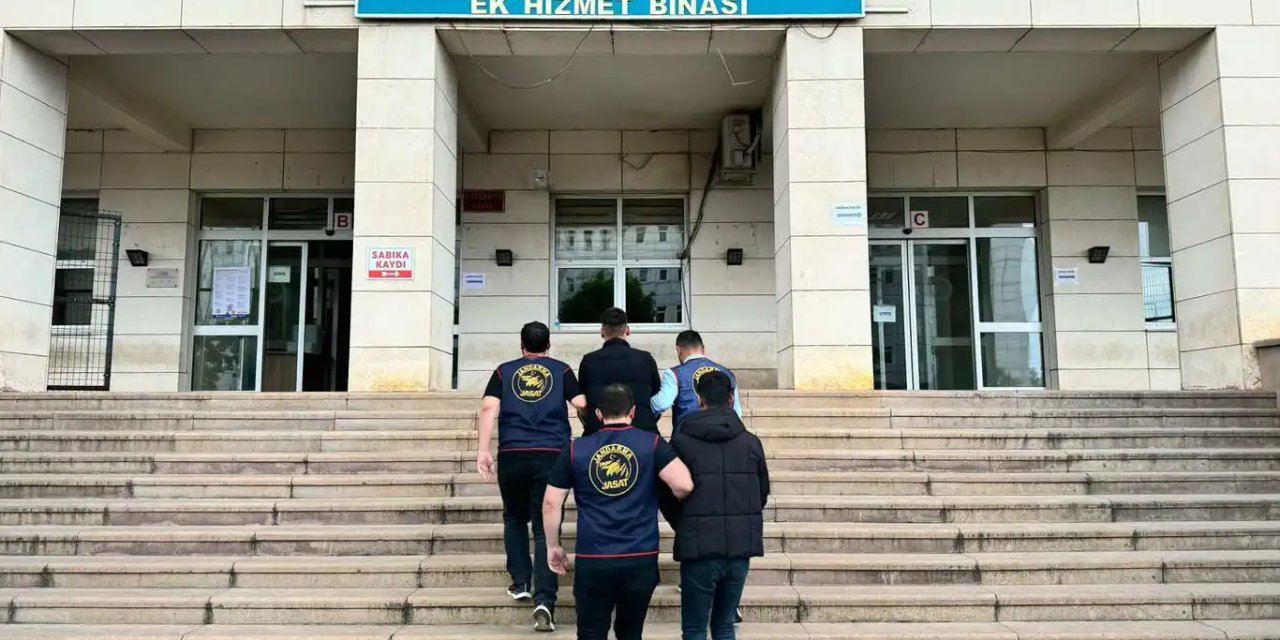 Diyarbakır'da hırsızlık ve yağma suçlarından aranan şahıslar yakalandı