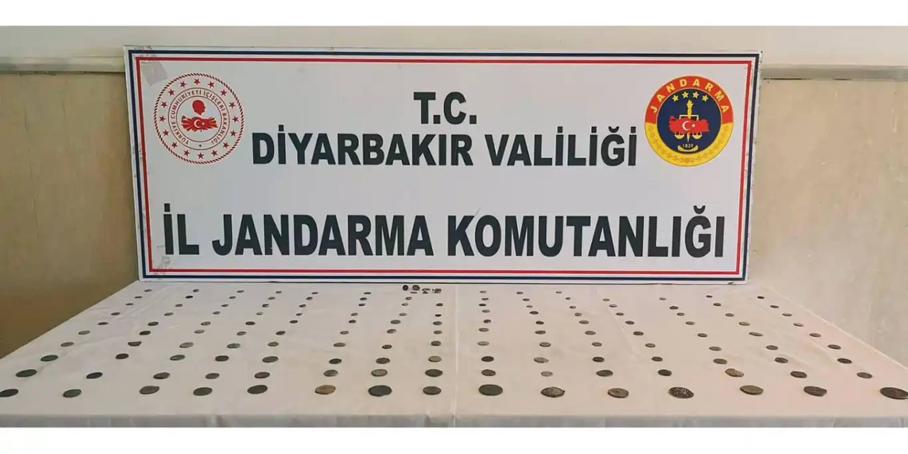 Diyarbakır Bağlar Yeşildallı Mahallesinde 150 adet tarihi eser ele geçirildi