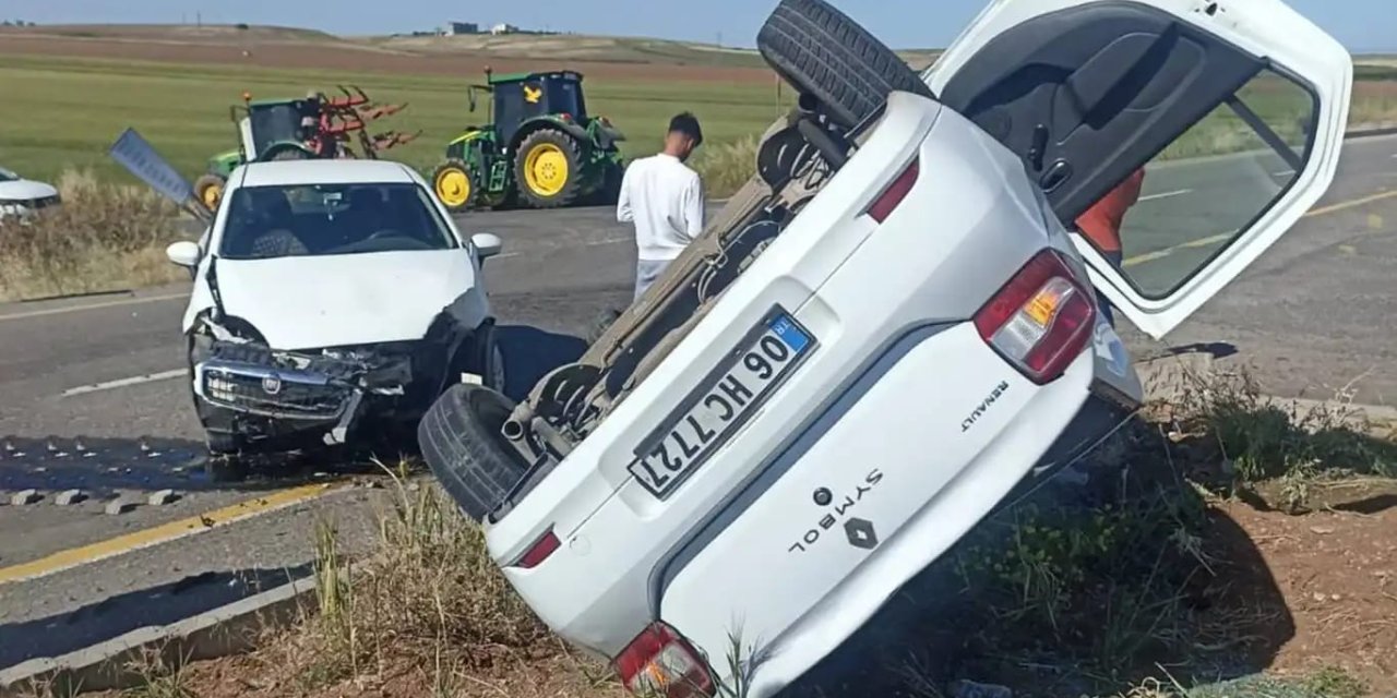 Çınar'da 2 otomobil kafa kafaya çarpıştı: 4 yaralı