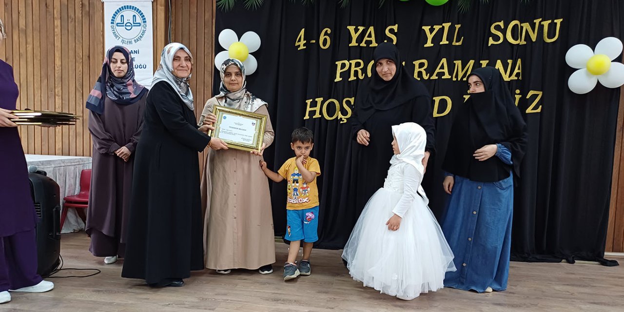 Ergani'de 4-6 yaş Kur'an kurslarında okuyan miniklere mezuniyet töreni