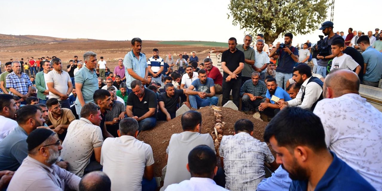 Çınar'daki yangında hayatını kaybedenler toprağa verildi