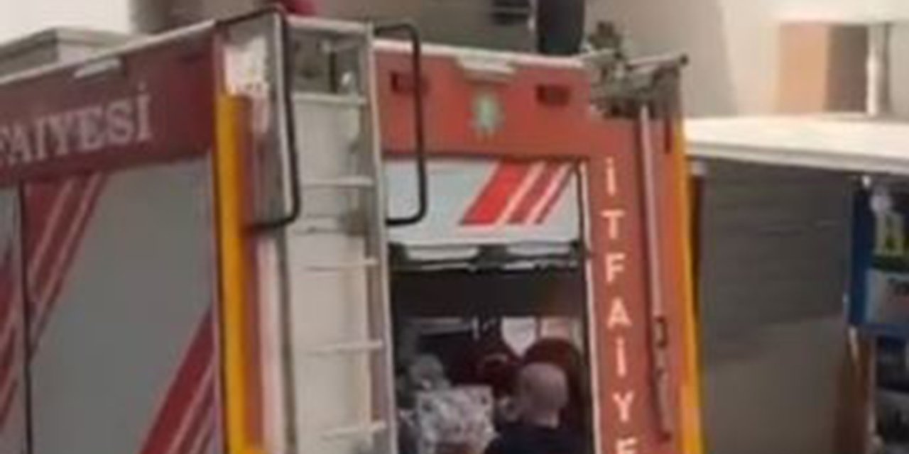 Silvan'da semt pazarında çıkan yangın korkuttu