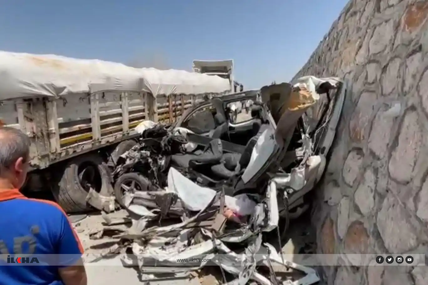 Batman'da tır ile hafif ticari araç çarpıştı: Bir ölü
