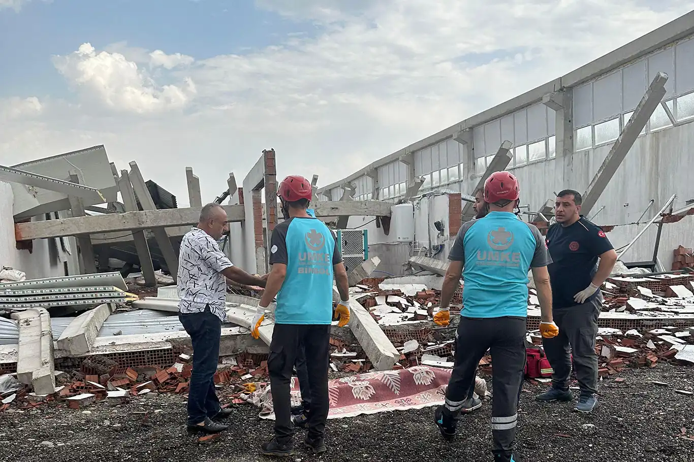 Li Çewligê înşeat ku hê dewam dikir hilweşîya: 1 mirî