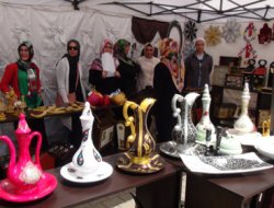 Mağdur aileler sergi açtı