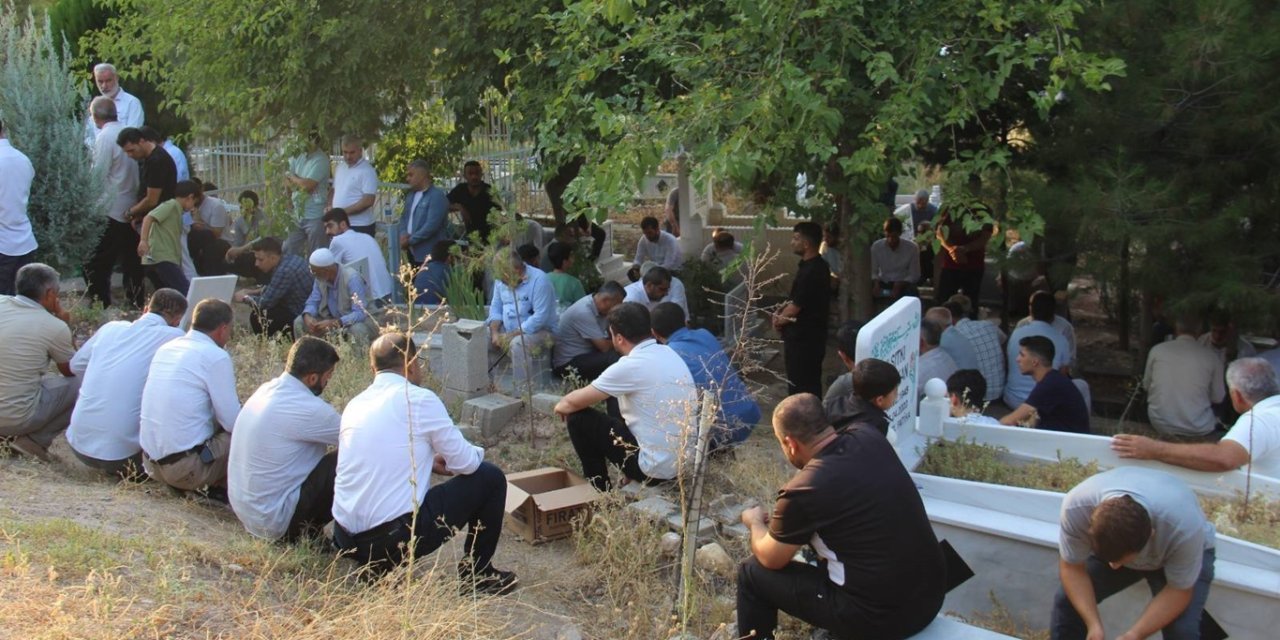 Fesih Güler Hoca mezarı başında yad edildi