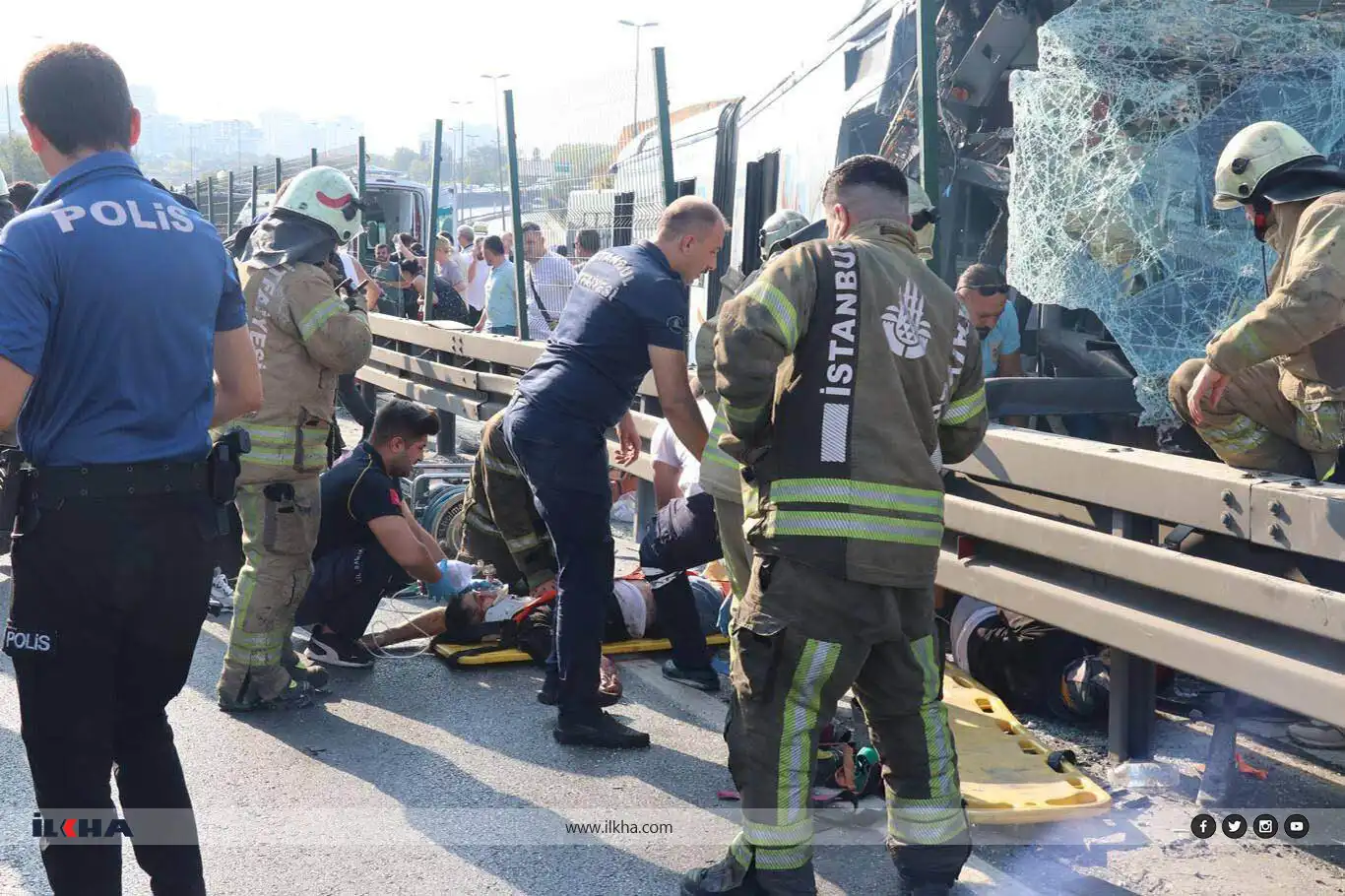 Li Stenbolê qezaya metrobusê: 1 mirî, 2 jê giran 38 birîndar