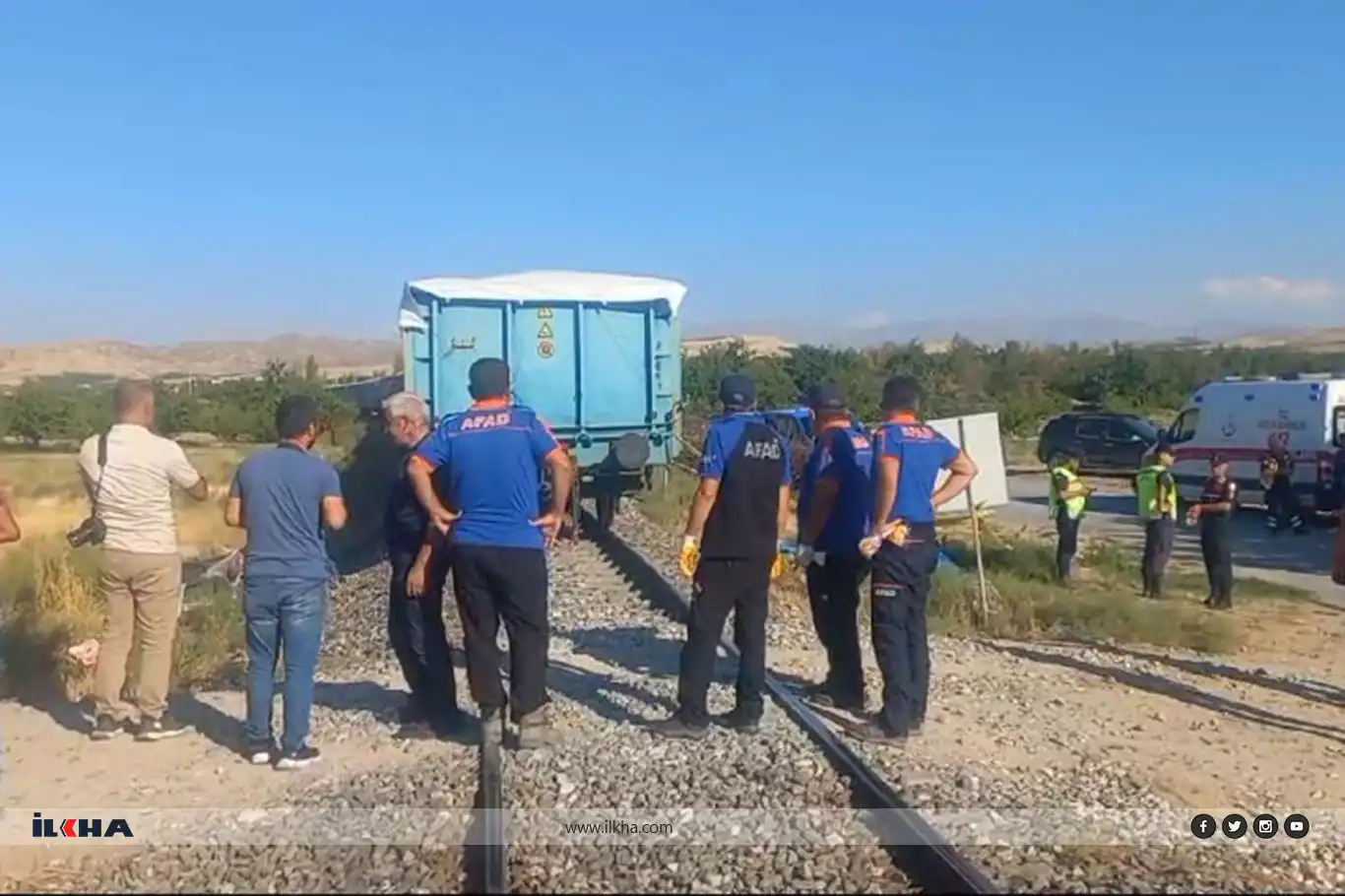 Li Meletiyê qeza: Dê û 2 zarok mirin, bav birîndar bû