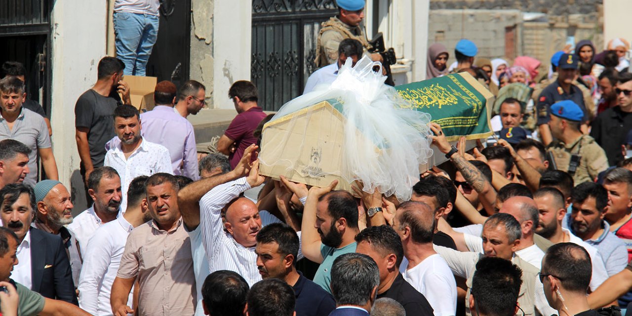 Küçük Narin kendi köyünde defnedildi