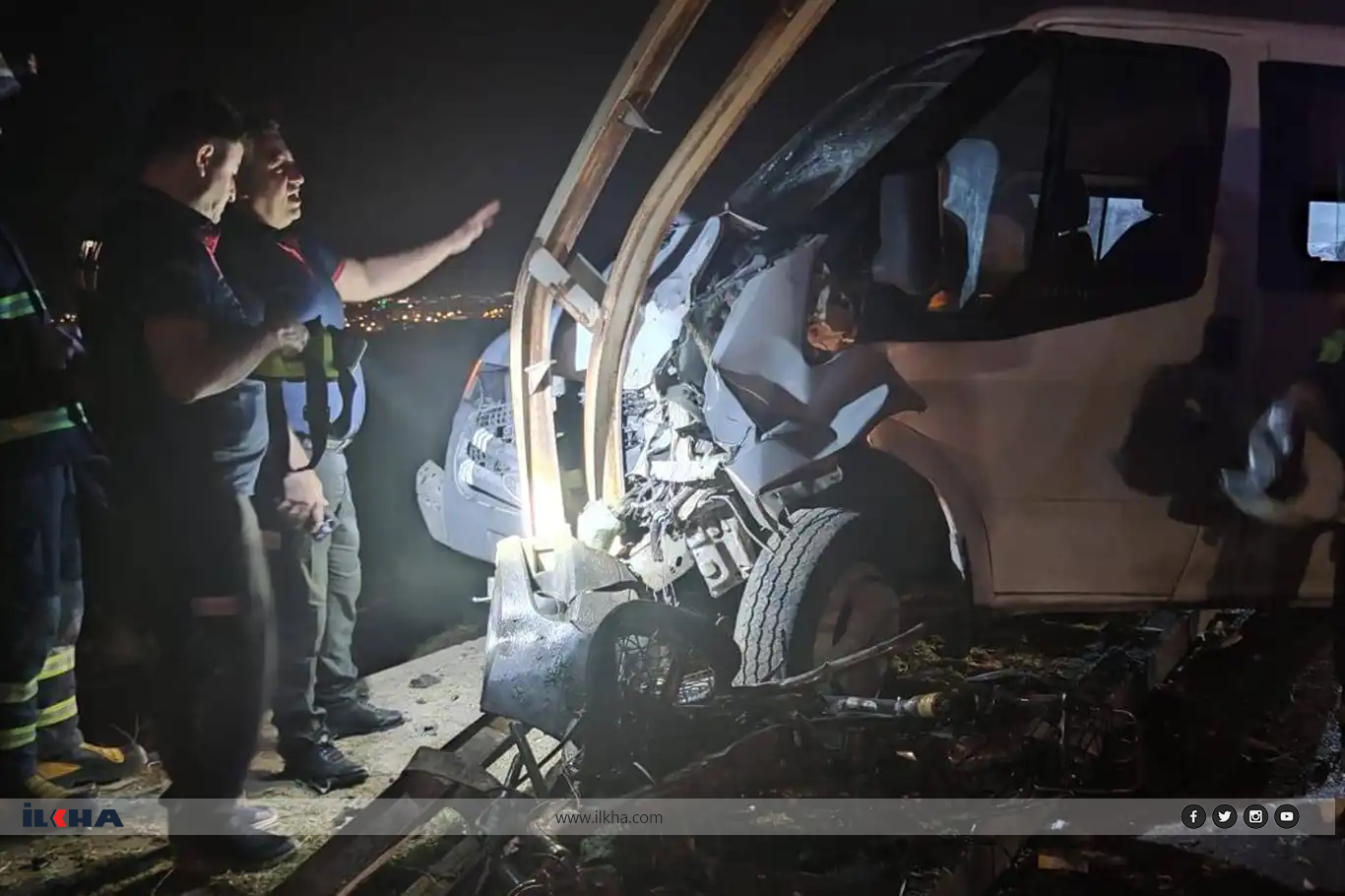 Mînîbûs û motor li hev qelibîn: 1 mirî, 1 birîndar