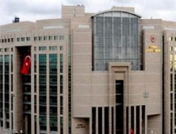 Eylemci avukatlara polis müdahalesi