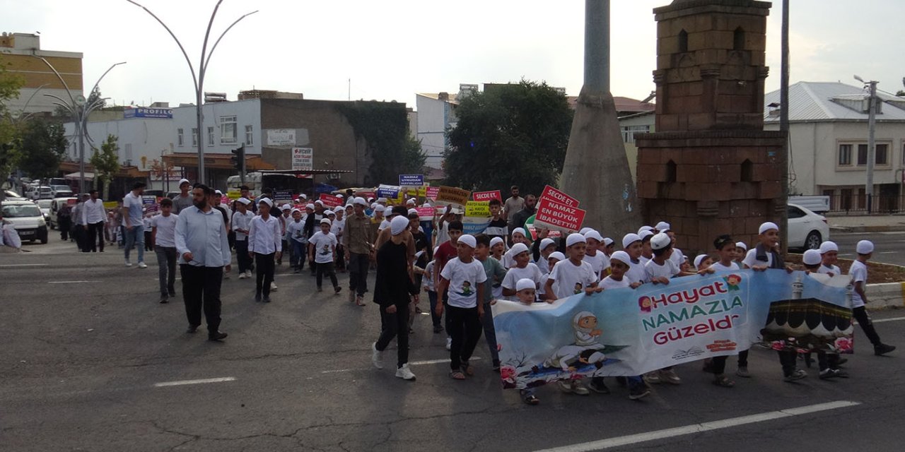 Çınar'da "Hayat Namazla Güzeldir" etkinliği yapıldı