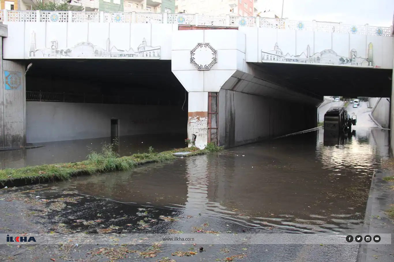 Diyarbakır'ın altyapısı sağanak yağışa yetersiz kaldı!