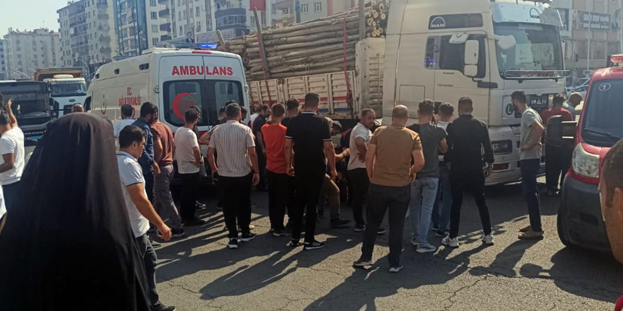 Diyarbakır'da kamyonun altında kalan yaşlı adam feci şekilde can verdi