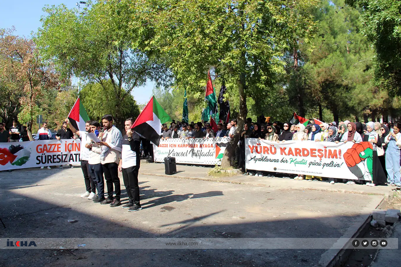 Dicle Üniversitesi öğrencileri Aksa Tufanının yıldönümünde yürüyüş düzenledi